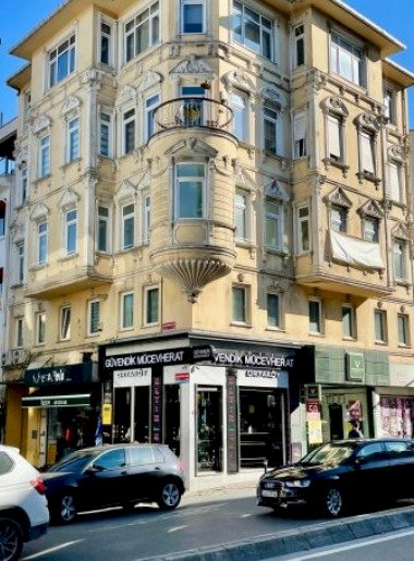 Our Unique Waterside House Apartment for Sale in Beşiktaş and Sarıyer.